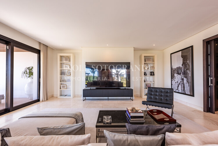 Exclusive ground floor apartment next to Royal Golf Club Valderrama