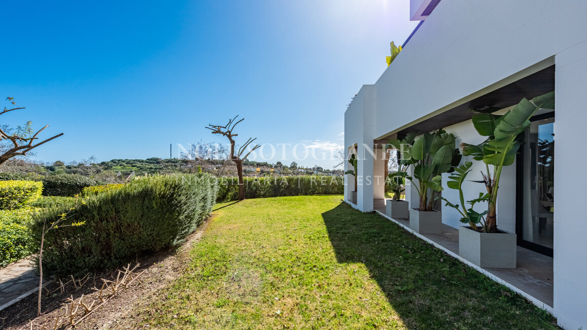 Exclusive ground floor apartment next to Royal Golf Club Valderrama