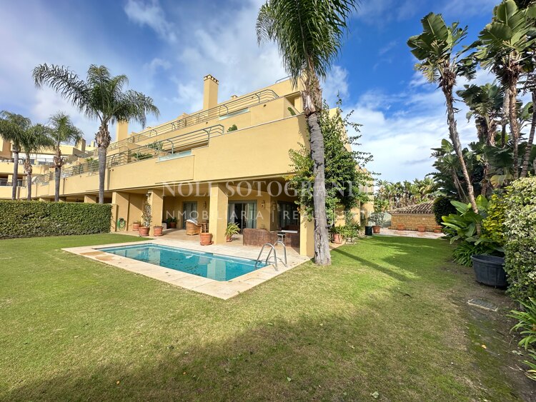 Ground-floor apartment with private pool in Ribera del Río, Sotogrande Marina