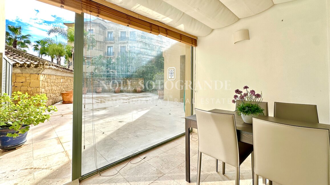 Ground-floor apartment with private pool in Ribera del Río, Sotogrande Marina