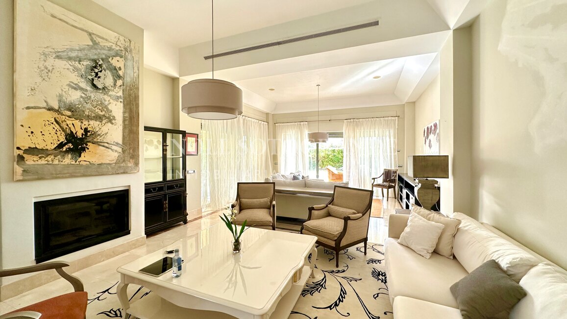 Ground-floor apartment with private pool in Ribera del Río, Sotogrande Marina