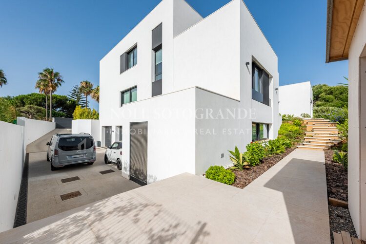 New modern villa for sale Sotogrande Alto F Zone