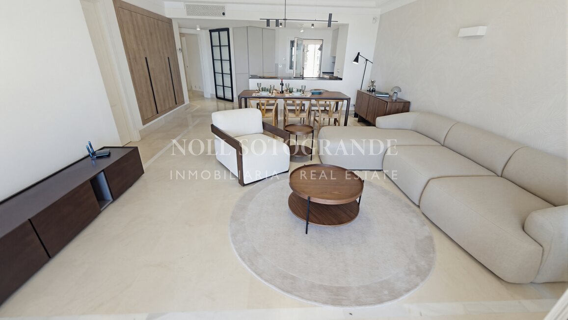 Ground-floor apartment with private pool in Sotogrande Marina