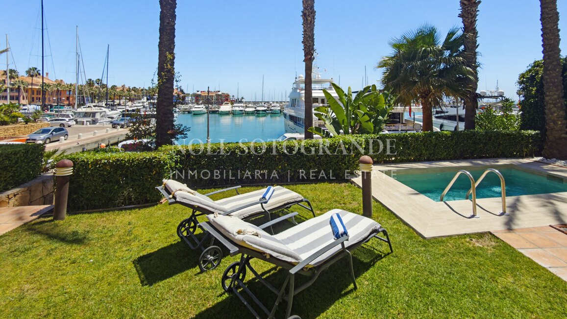 Ground-floor apartment with private pool in Sotogrande Marina