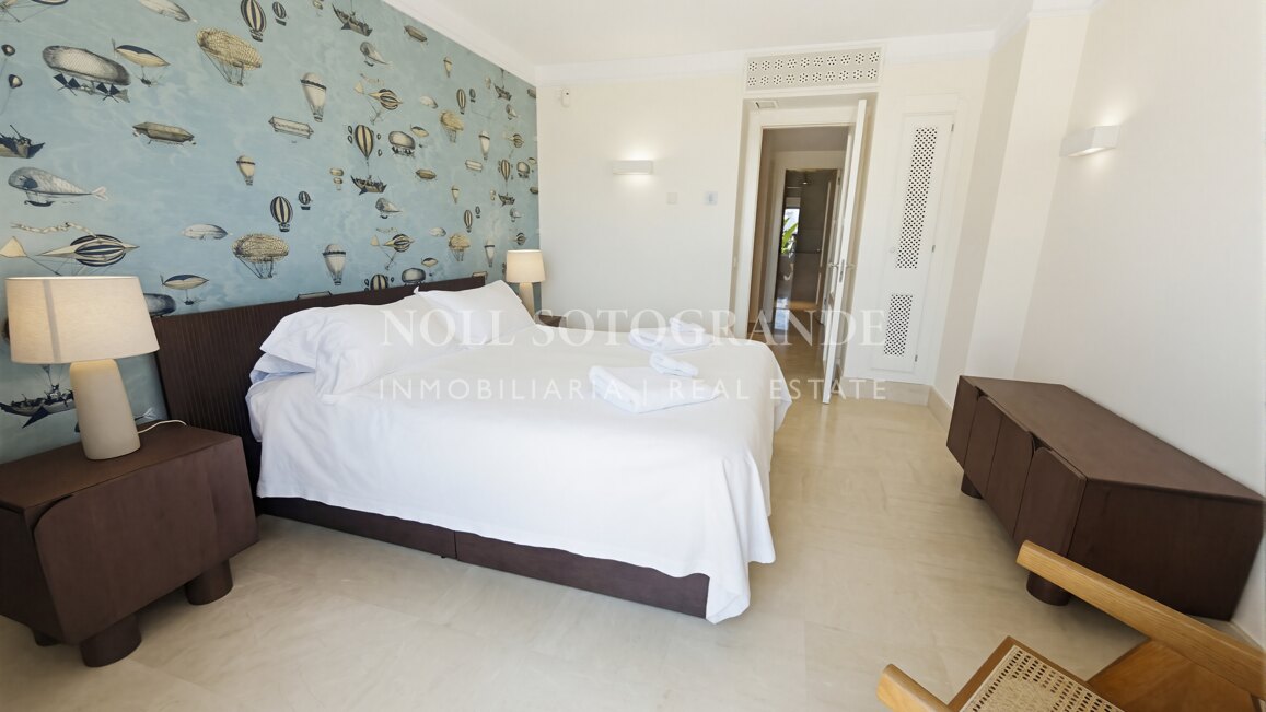 Ground-floor apartment with private pool in Sotogrande Marina