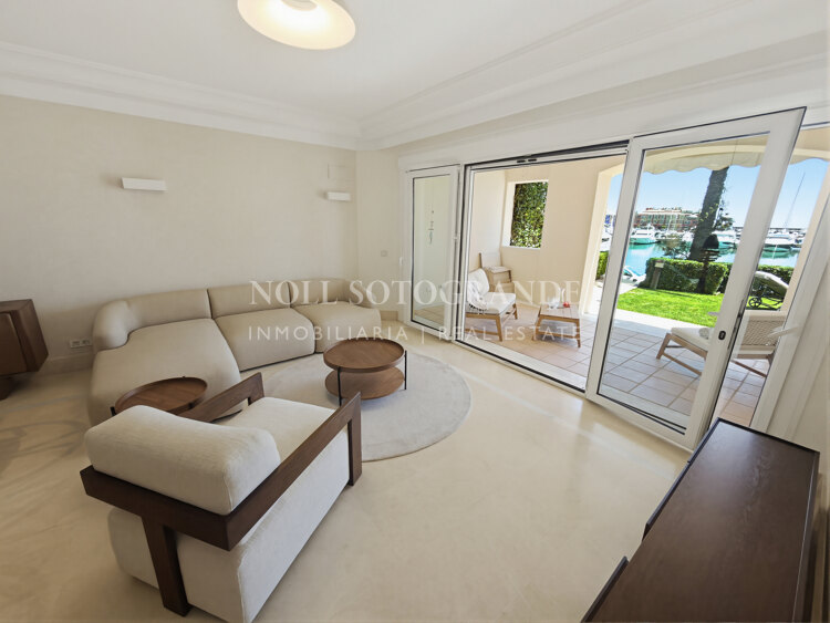 Ground-floor apartment with private pool in Sotogrande Marina