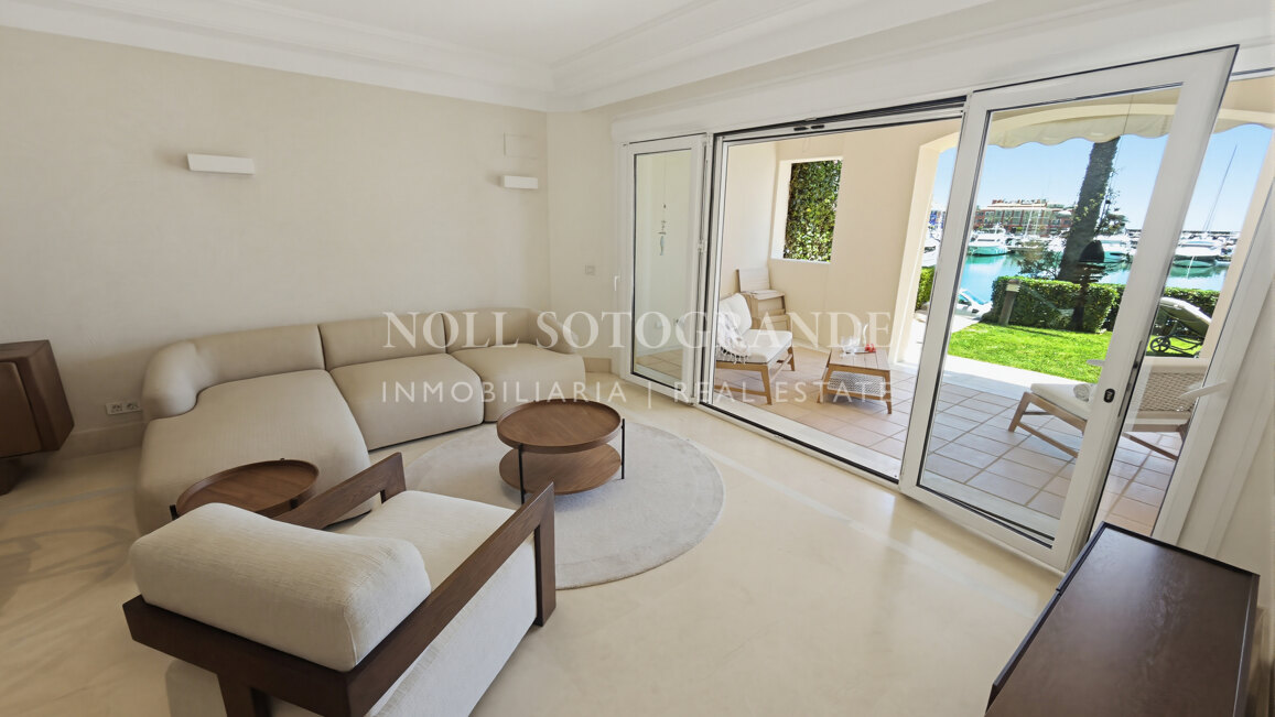 Ground-floor apartment with private pool in Sotogrande Marina