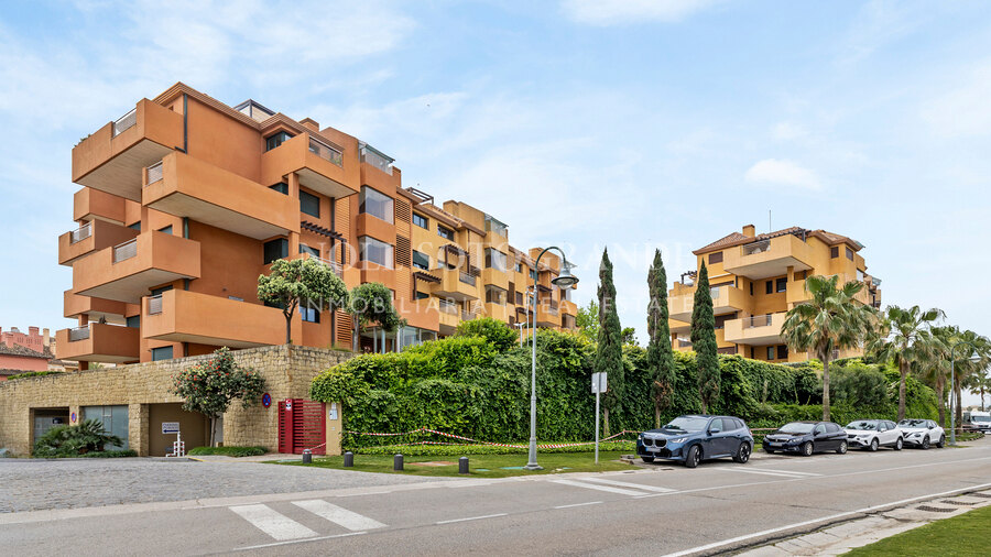 Luxury apartment in Ribera del Marlin, Sotogrande Marina