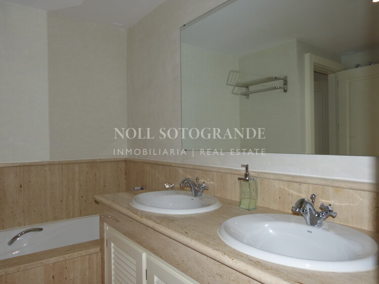 Ribera del Obispo Apartment for Sale, Private Garden & Marina Views