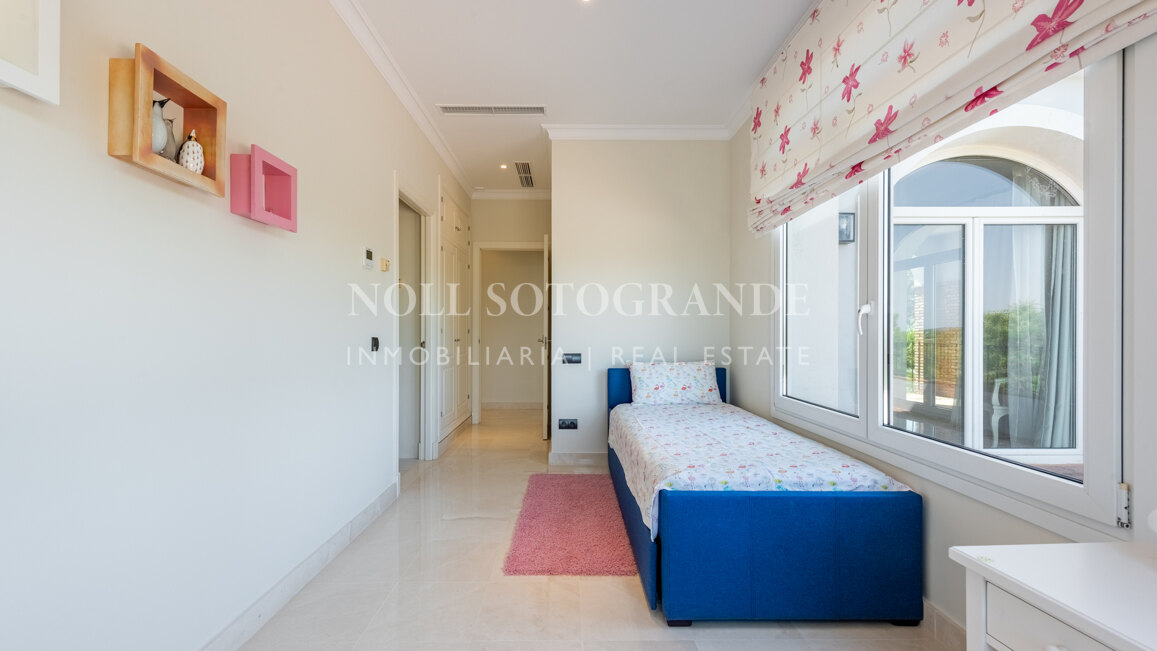 Very private family home for sale in Sotogrande Alto