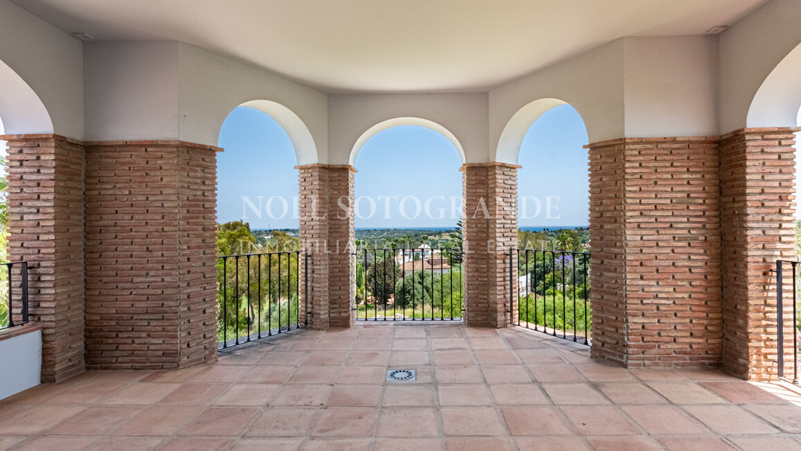 Very private family home for sale in Sotogrande Alto