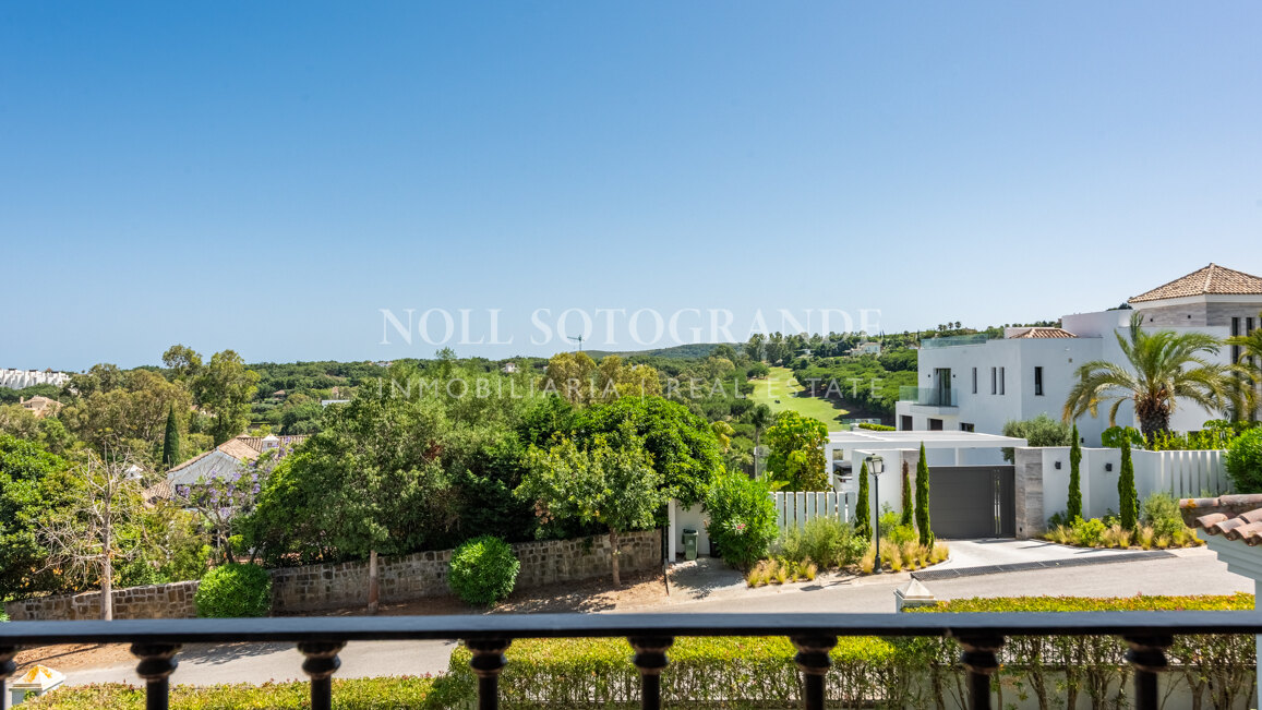Very private family home for sale in Sotogrande Alto