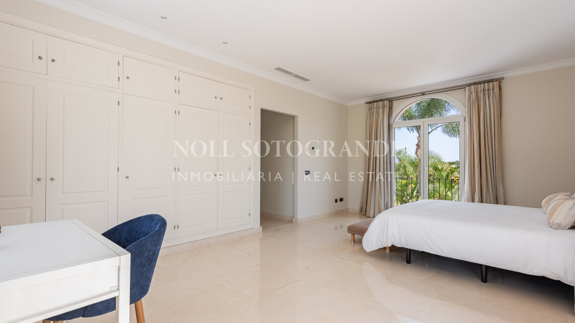 Very private family home for sale in Sotogrande Alto