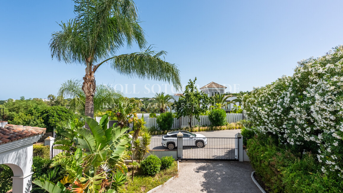 Very private family home for sale in Sotogrande Alto