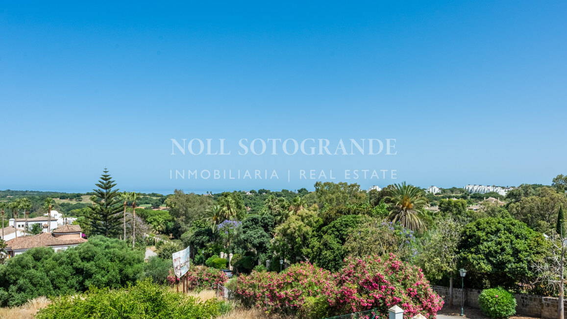 Very private family home for sale in Sotogrande Alto