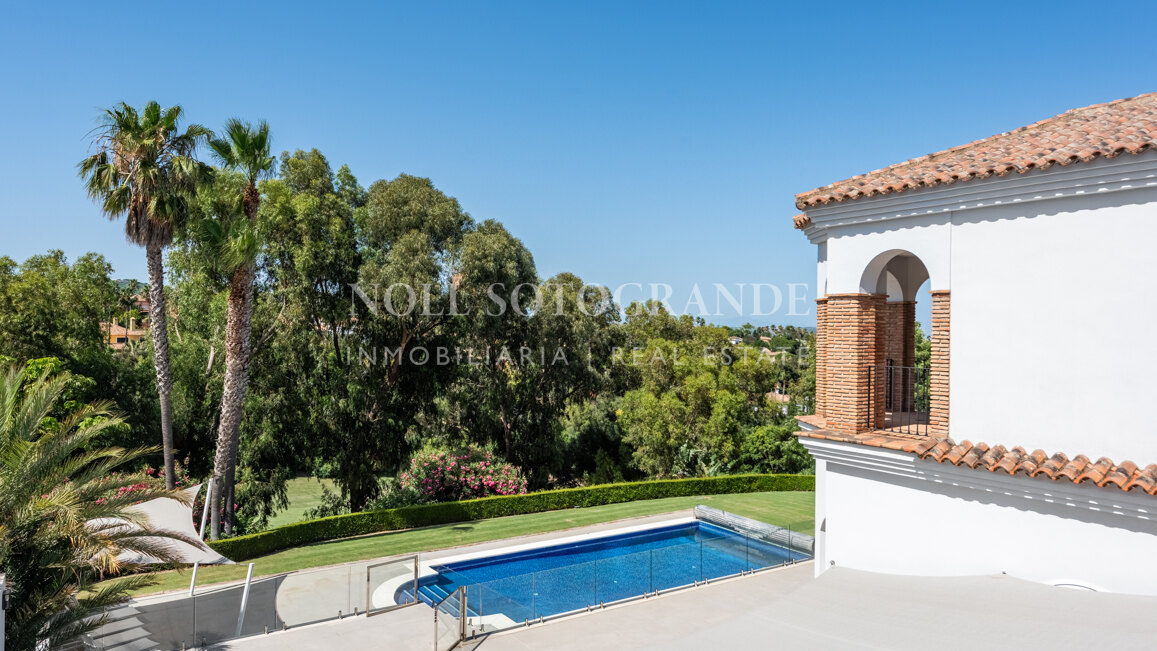Very private family home for sale in Sotogrande Alto