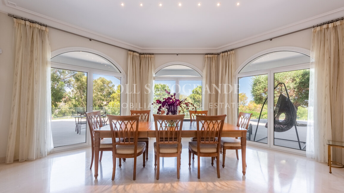 Very private family home for sale in Sotogrande Alto