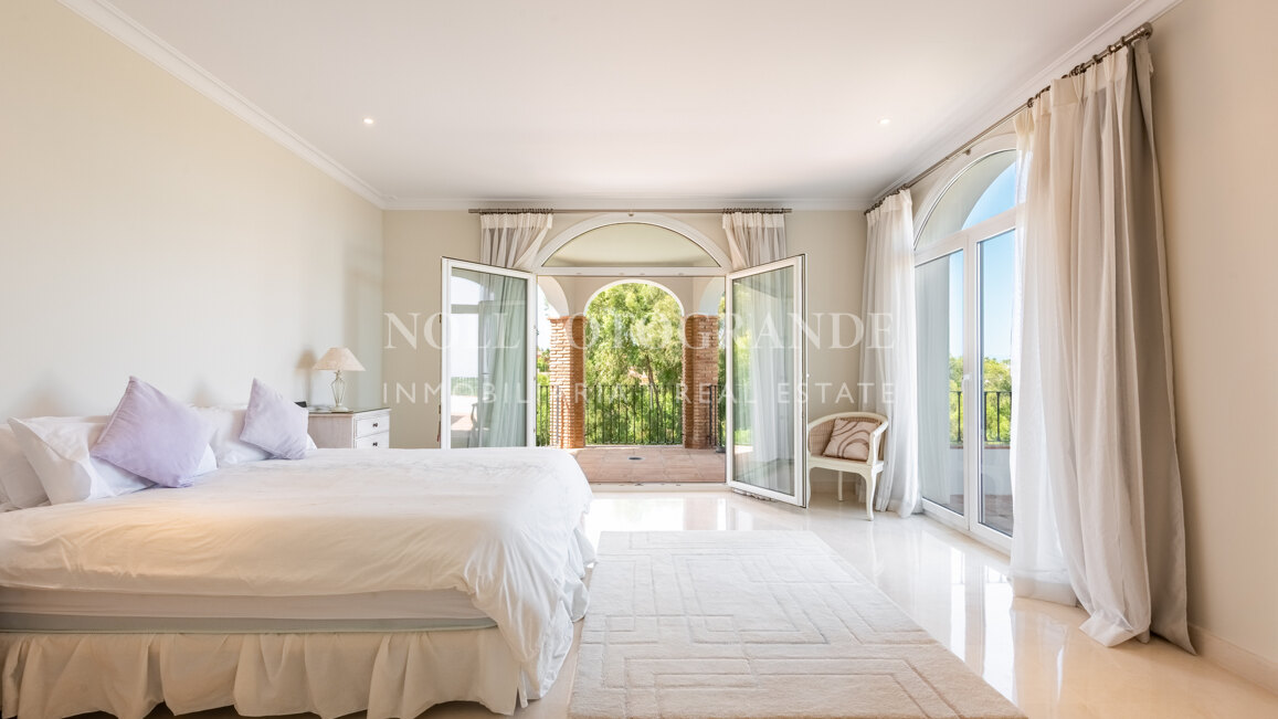 Very private family home for sale in Sotogrande Alto