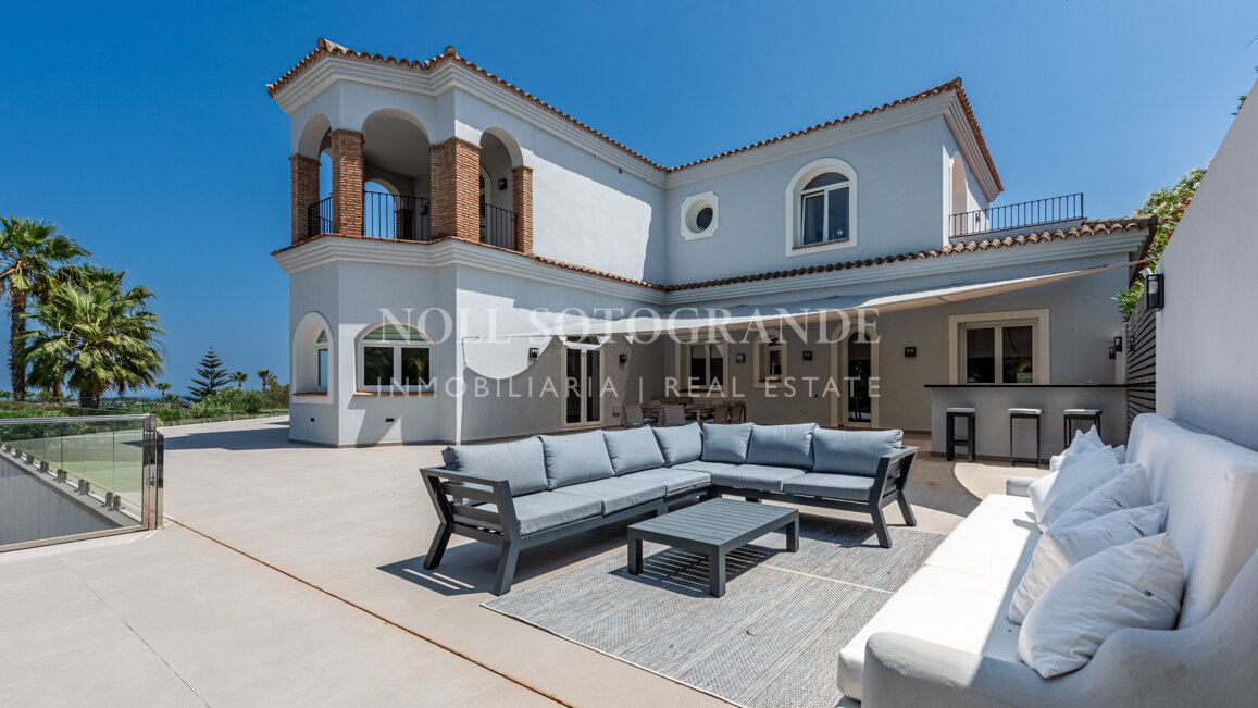 Very private family home for sale in Sotogrande Alto
