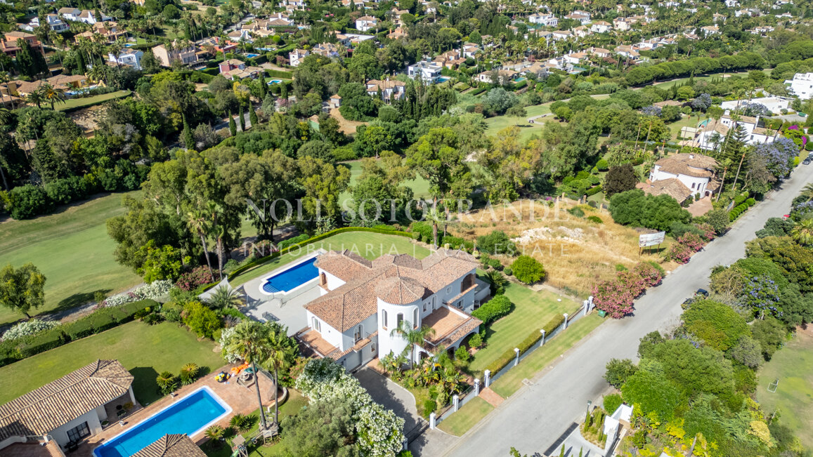 Very private family home for sale in Sotogrande Alto