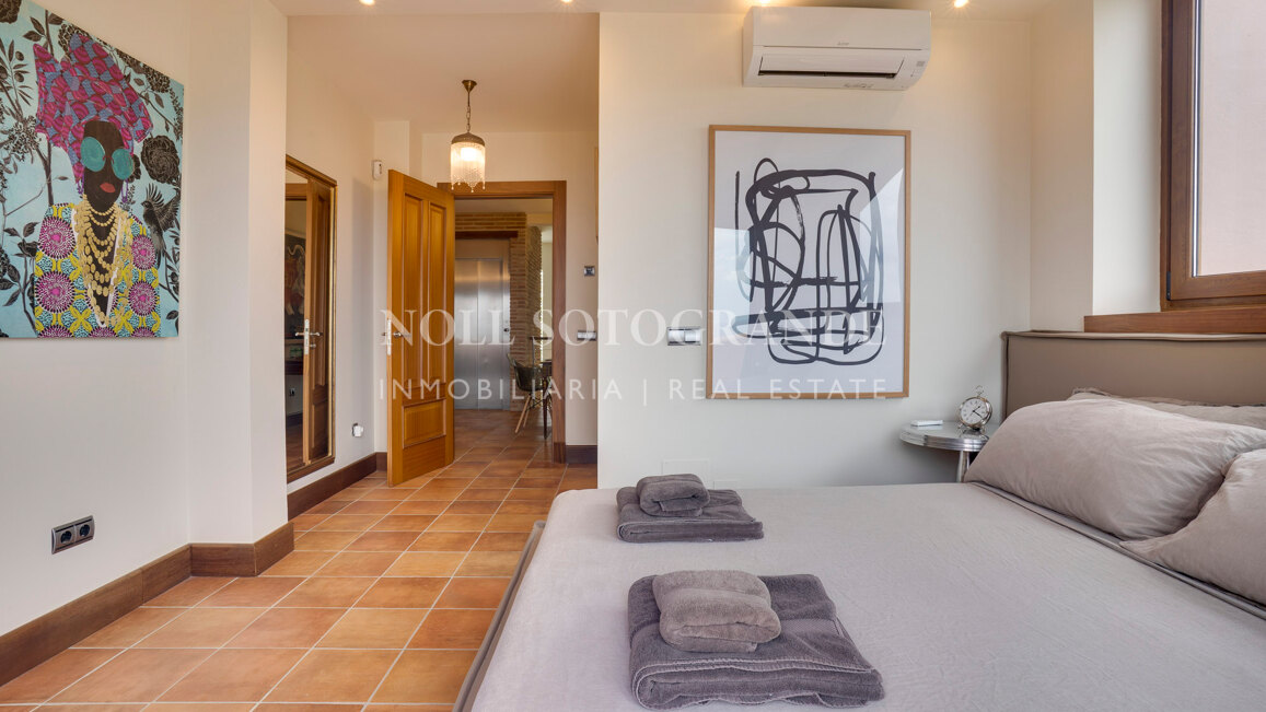 Luxusvilla in Alcaidesa mit Pool und Meerblick