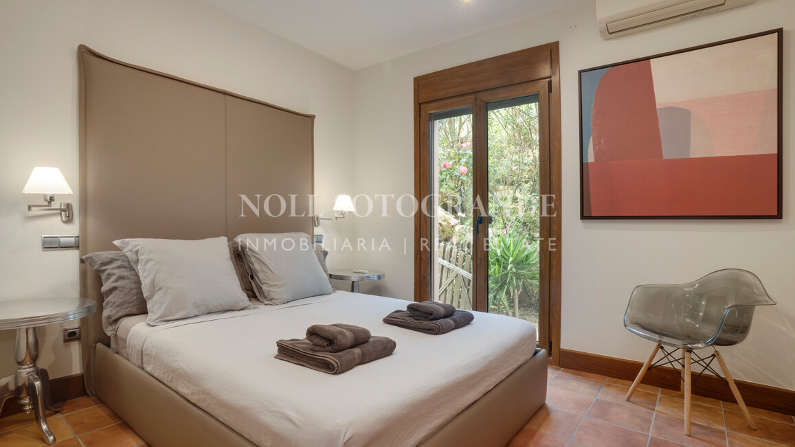 Luxusvilla in Alcaidesa mit Pool und Meerblick