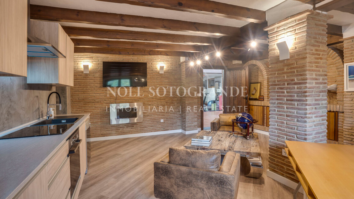 Luxusvilla in Alcaidesa mit Pool und Meerblick