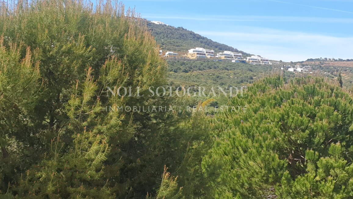Apartamento en Casares Costa Golf junto a Finca Cortesín