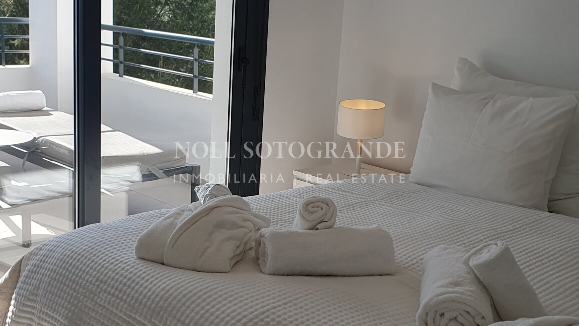 Apartamento en Casares Costa Golf junto a Finca Cortesín