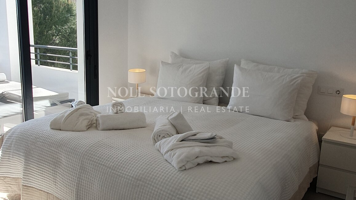 Apartamento en Casares Costa Golf junto a Finca Cortesín