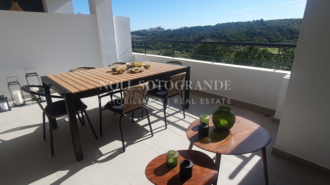 Apartamento en Casares Costa Golf junto a Finca Cortesín