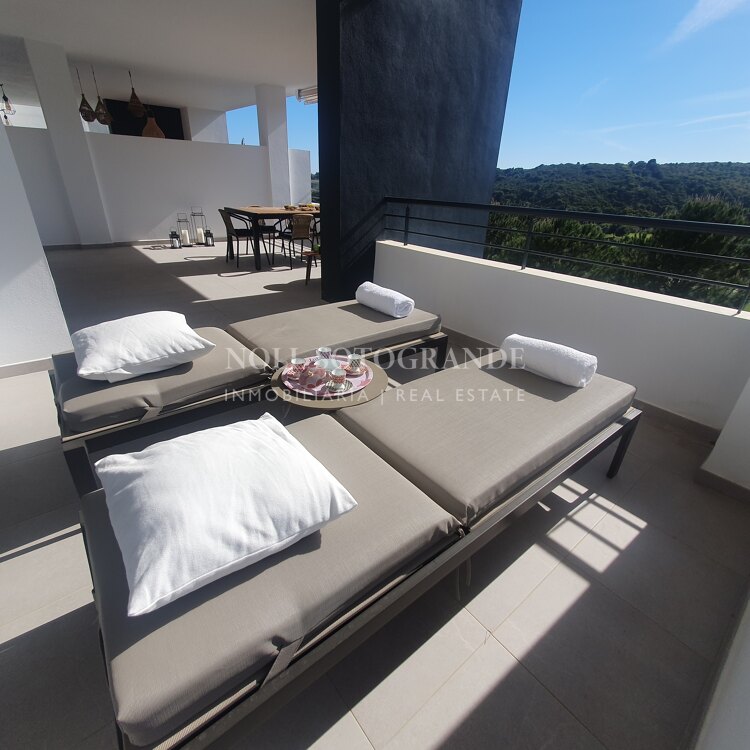 Apartamento en Casares Costa Golf junto a Finca Cortesín