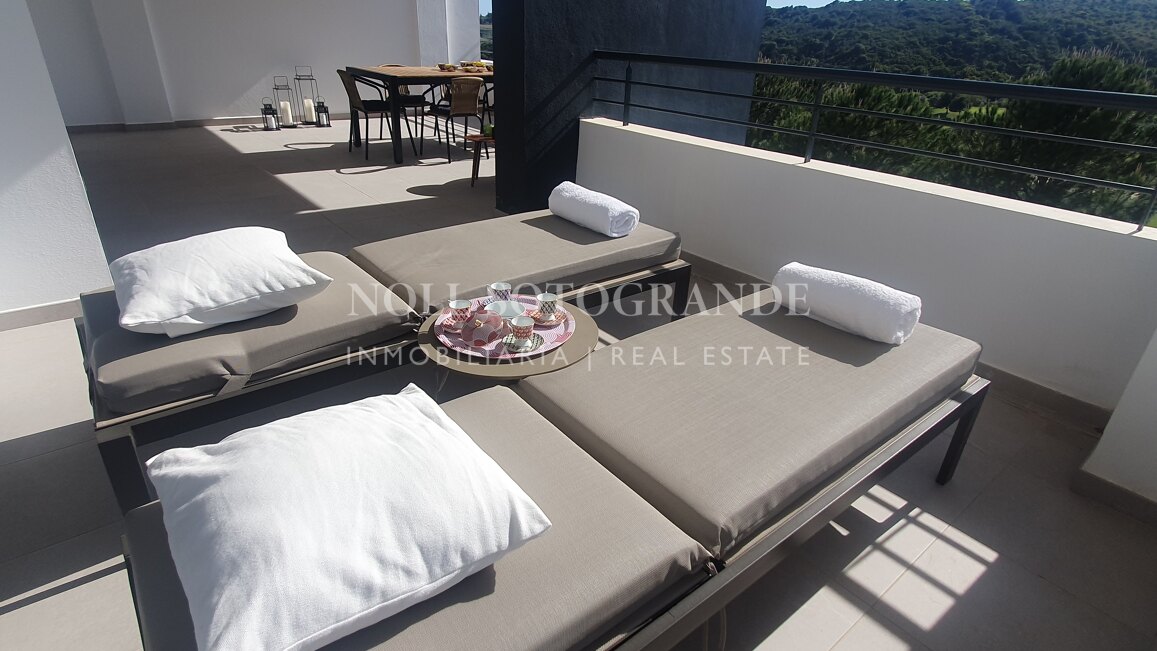 Apartamento en Casares Costa Golf junto a Finca Cortesín