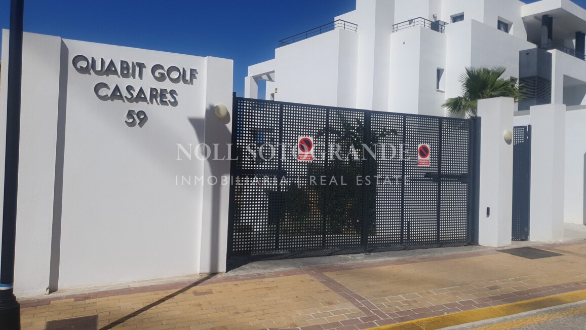 Apartamento en Casares Costa Golf junto a Finca Cortesín