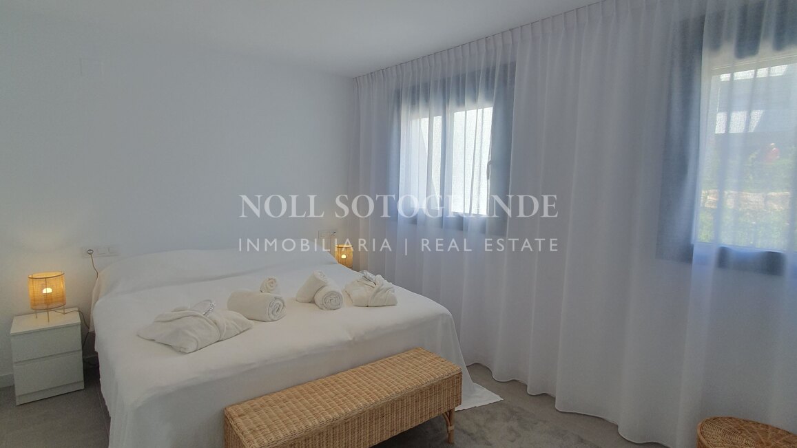 Apartamento en Casares Costa Golf junto a Finca Cortesín