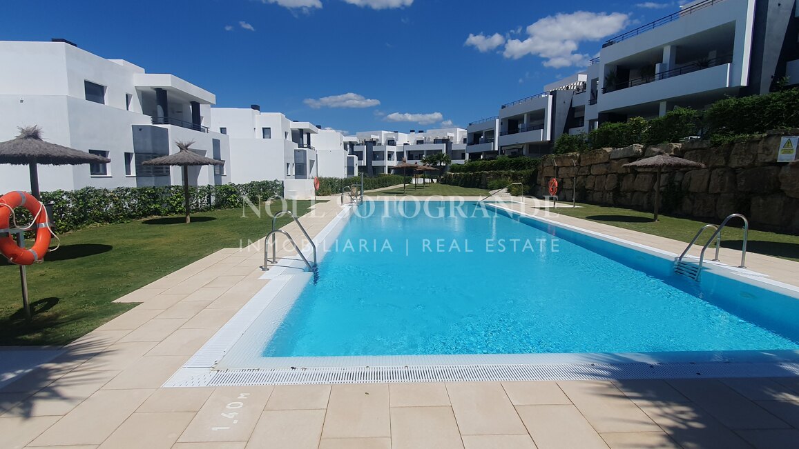 Apartamento en Casares Costa Golf junto a Finca Cortesín
