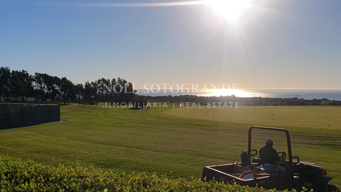 Apartamento en Casares Costa Golf junto a Finca Cortesín