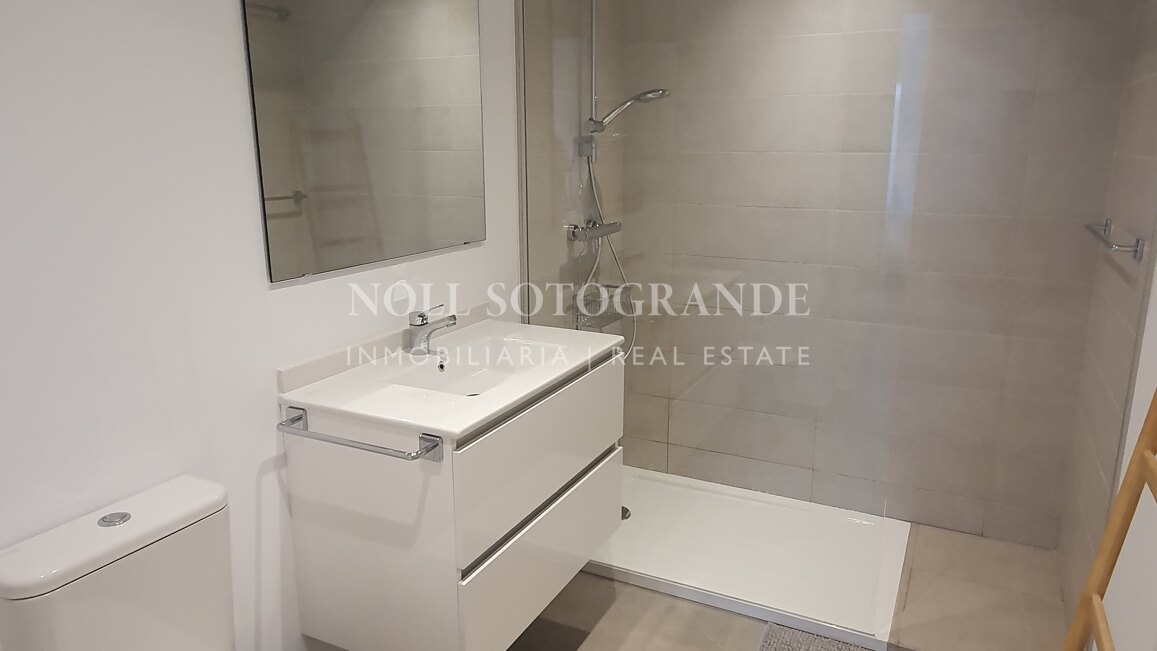 Apartamento en Casares Costa Golf junto a Finca Cortesín