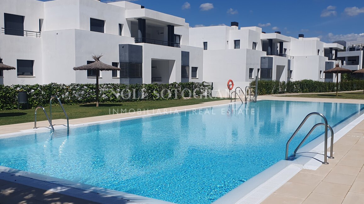 Apartamento en Casares Costa Golf junto a Finca Cortesín