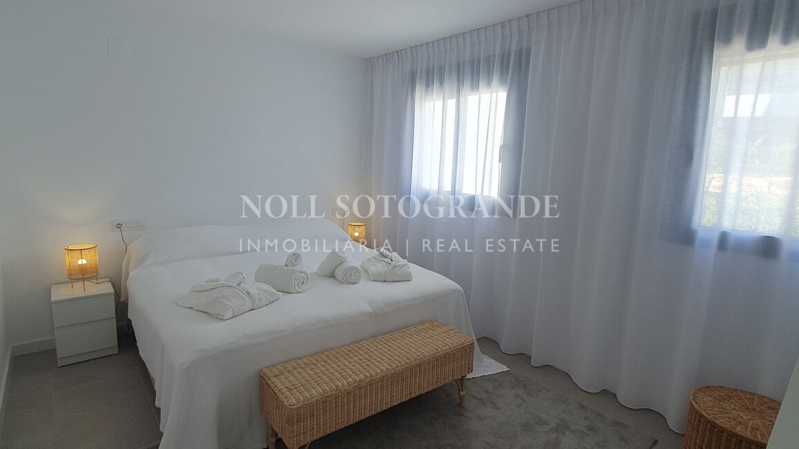 Apartamento en Casares Costa Golf junto a Finca Cortesín