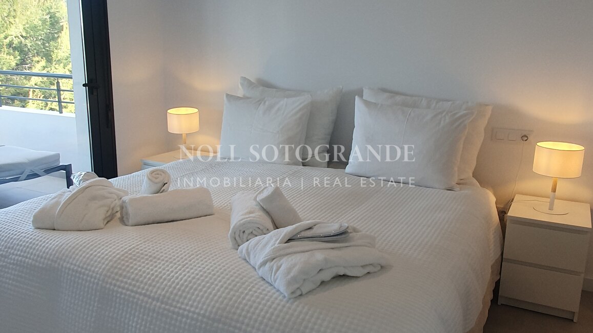Apartamento en Casares Costa Golf junto a Finca Cortesín