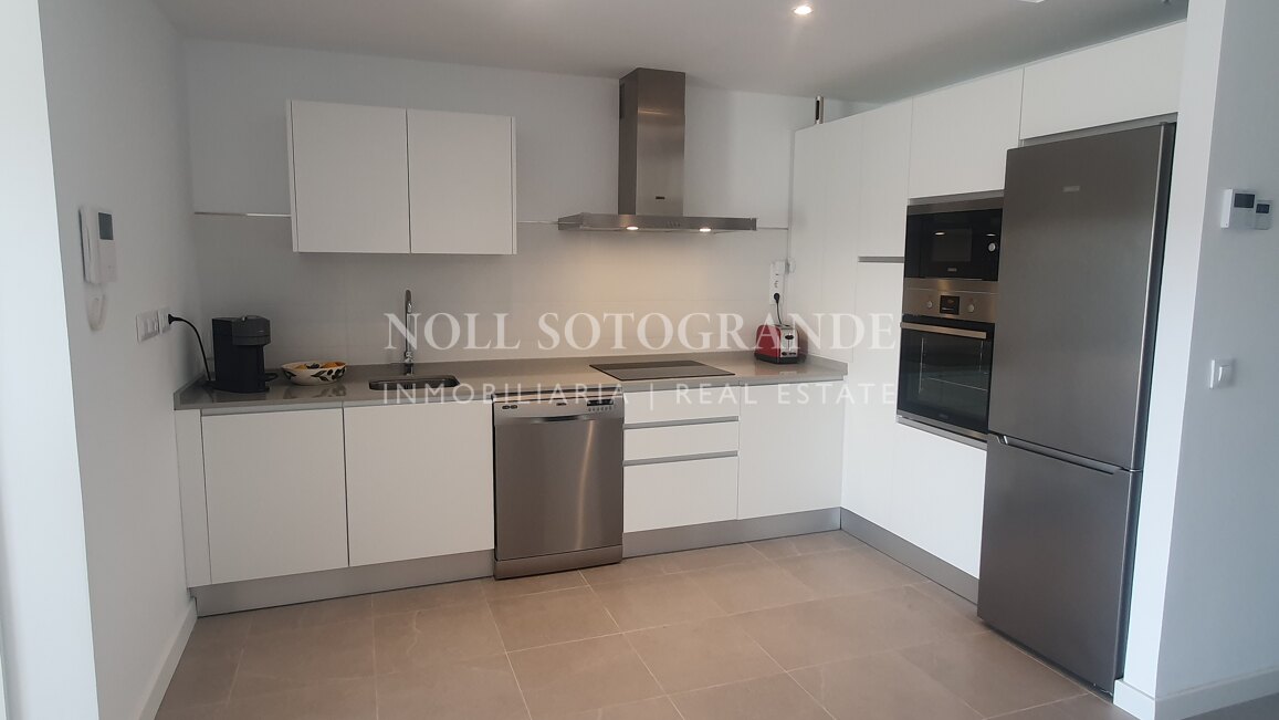 Apartamento en Casares Costa Golf junto a Finca Cortesín