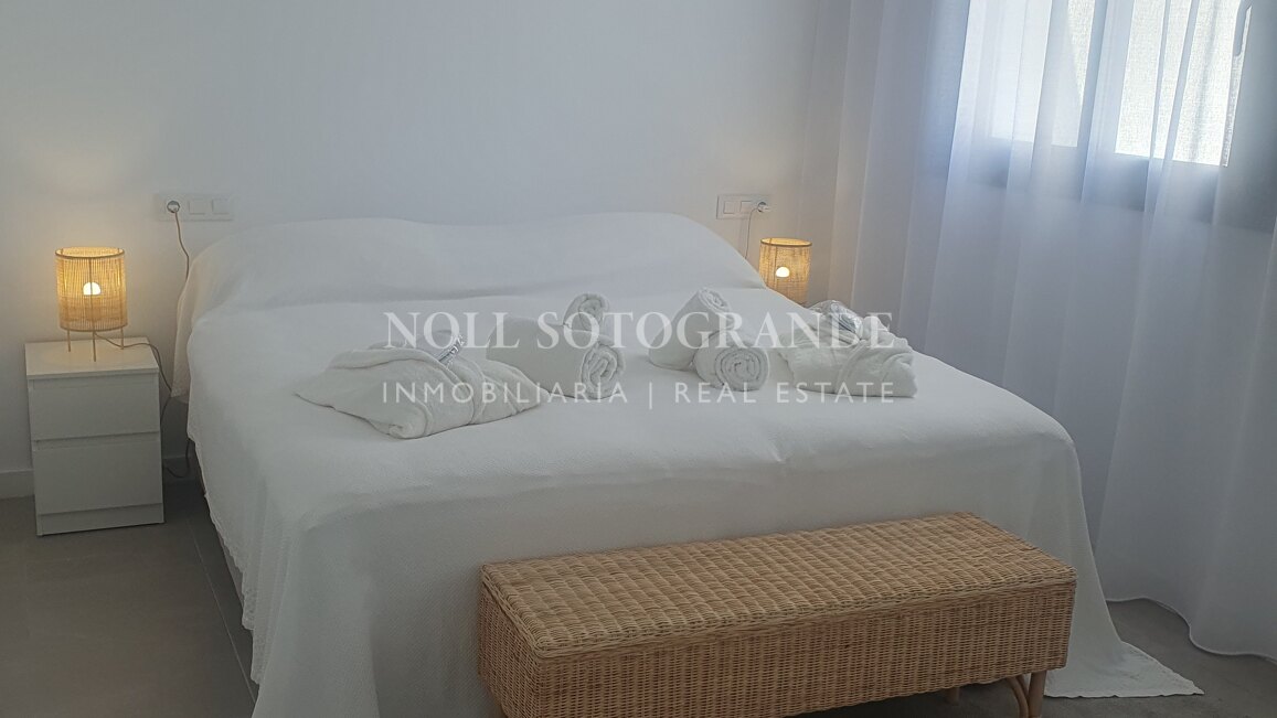 Apartamento en Casares Costa Golf junto a Finca Cortesín