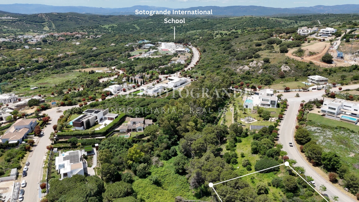 Building plot with available project and license