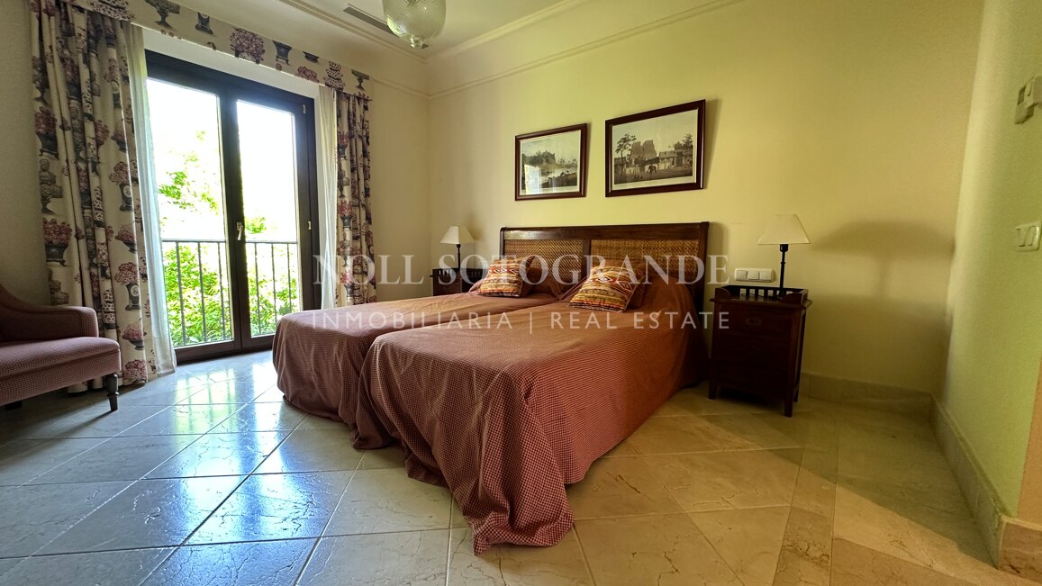 Alquiler de lujoso apartamento de 3 dormitorios en Valgrande, Sotogrande