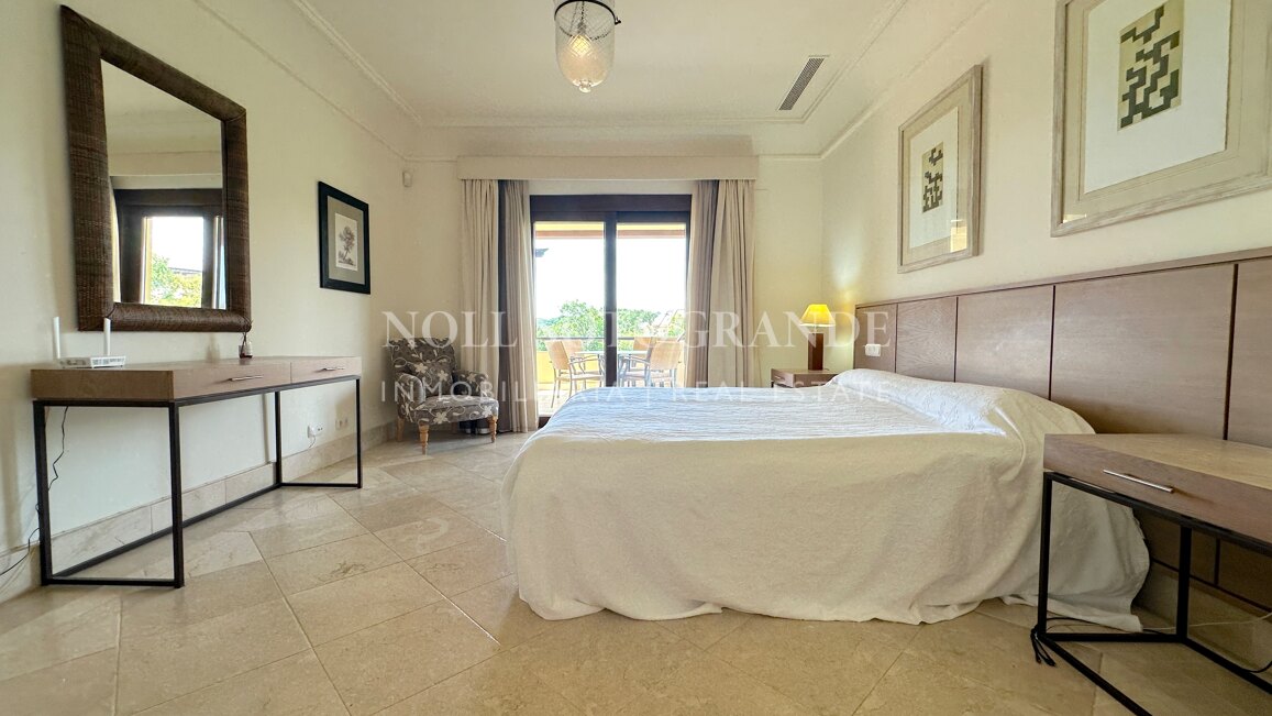 Alquiler de lujoso apartamento de 3 dormitorios en Valgrande, Sotogrande