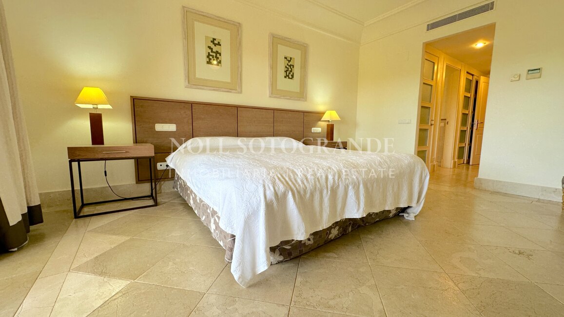 Alquiler de lujoso apartamento de 3 dormitorios en Valgrande, Sotogrande