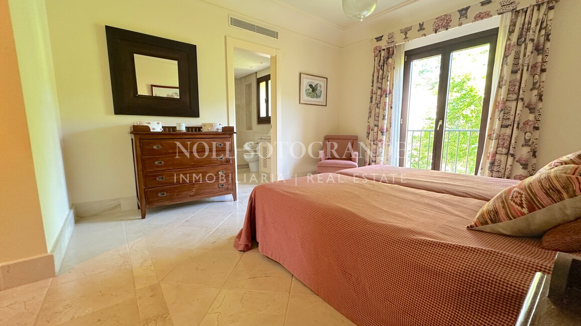 Alquiler de lujoso apartamento de 3 dormitorios en Valgrande, Sotogrande