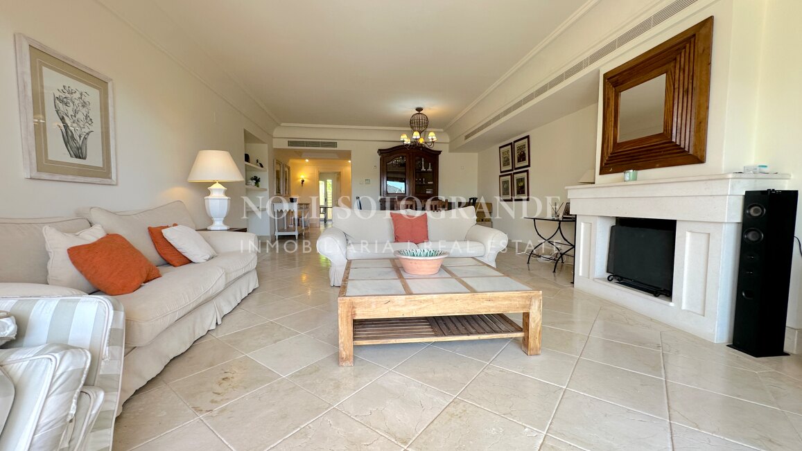 Alquiler de lujoso apartamento de 3 dormitorios en Valgrande, Sotogrande