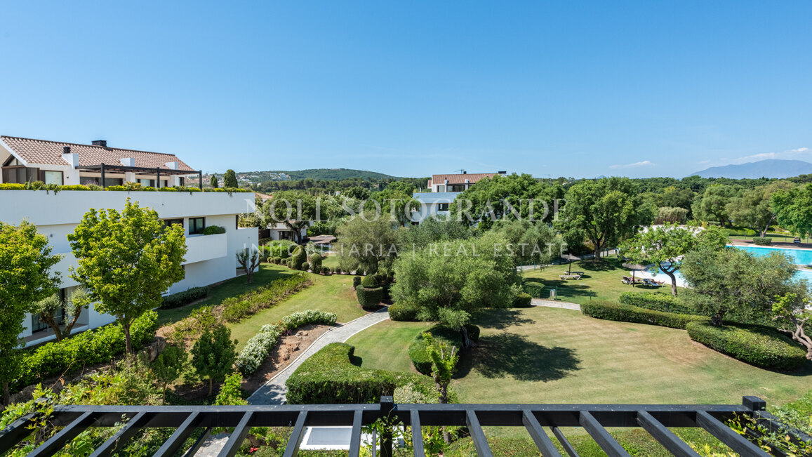 Penthouse for sale in Hacienda Valderrama, Sotogrande Alto